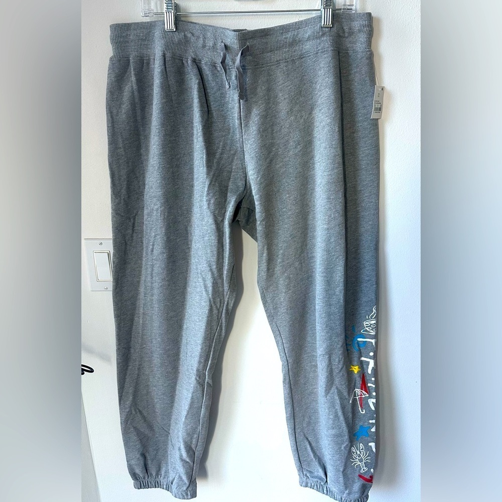 FRIENDS grey sweatpants size XXL